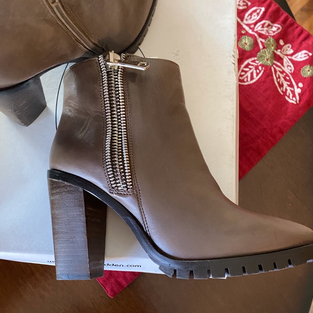 NEW Steve Madden Koraa Booties - Picture 6 of 8